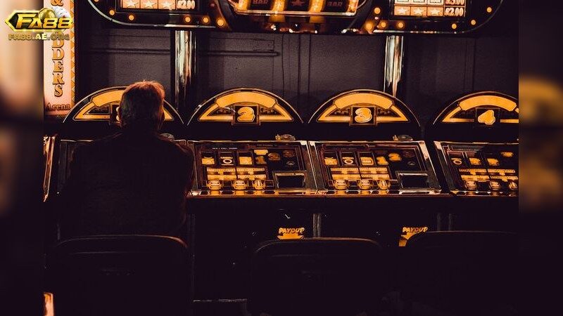 Tại Sao Nên Tải Game Bài Đổi Thưởng Chính Hãng?